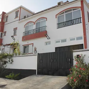 Yria Residencial Bed & Breakfast
